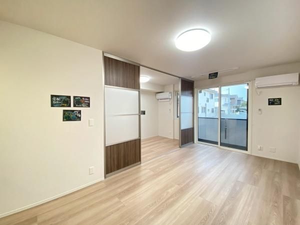 �y�����E���r���O�z�@