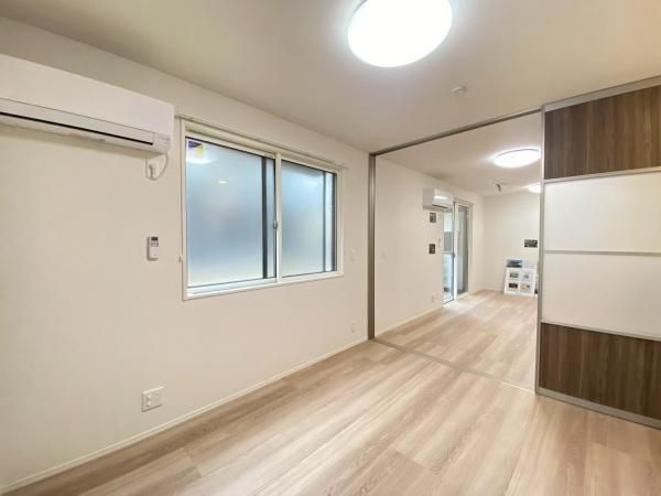 �y�����E���r���O�z�@