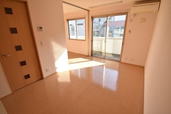 �y�����E���r���O�z�@���d�l�ʐ^