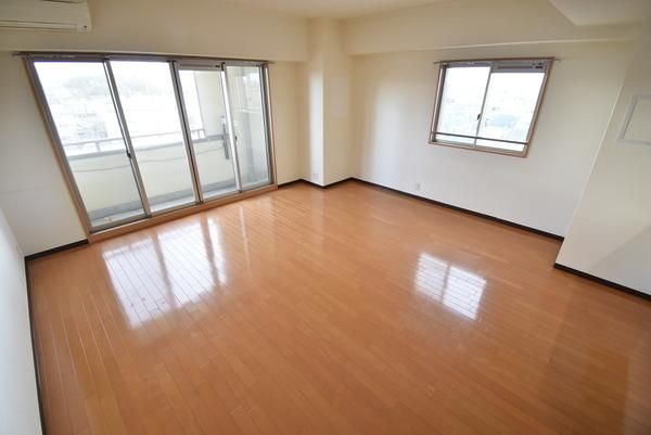 �y�����E���r���O�z�@���d�l�ʐ^