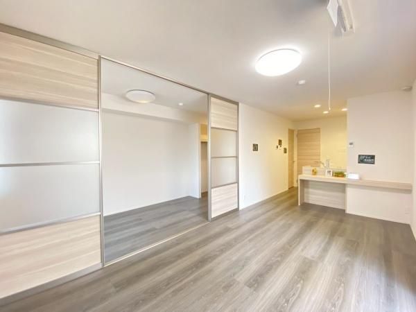 �y�����E���r���O�z�@