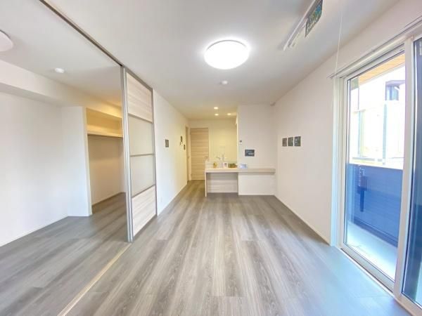 �y�����E���r���O�z�@