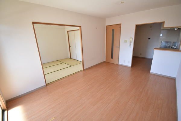 �y�����E���r���O�z�@���������ʎ���