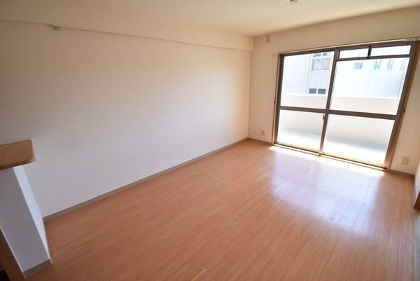 �y�����E���r���O�z�@���������ʎ���