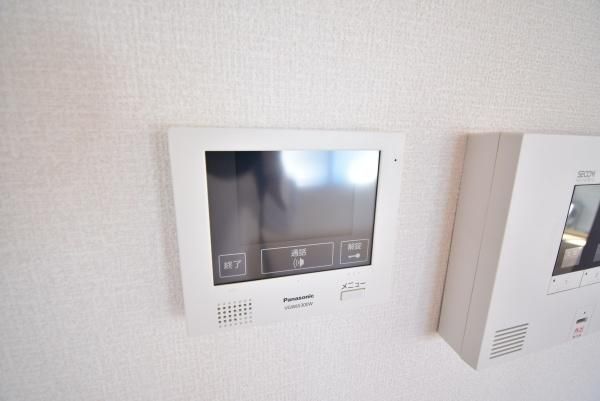 �y�Z�L�����e�B�z�@