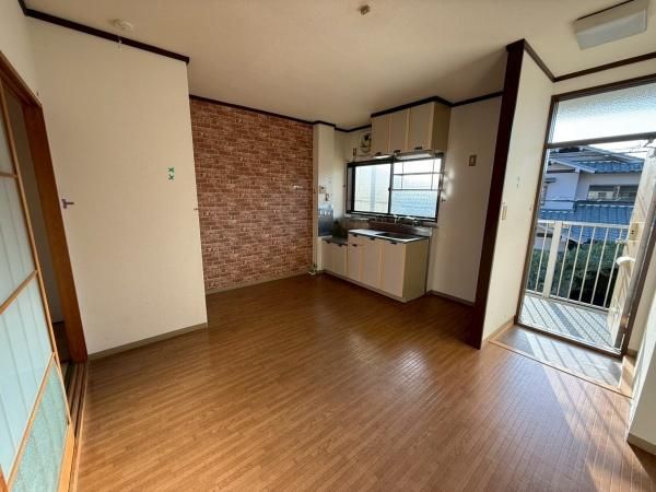 �y�����E���r���O�z�@