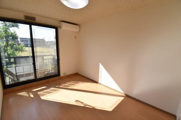 �y�����E���r���O�z�@���������ʎ���