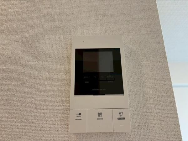 �y�Z�L�����e�B�z�@