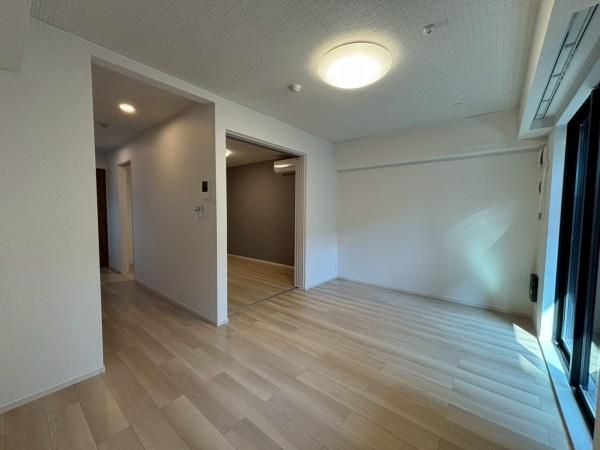 �y�����E���r���O�z�@