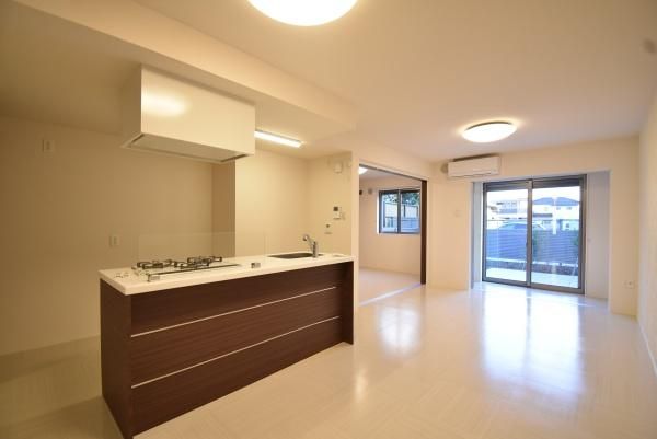 �y�����E���r���O�z�@