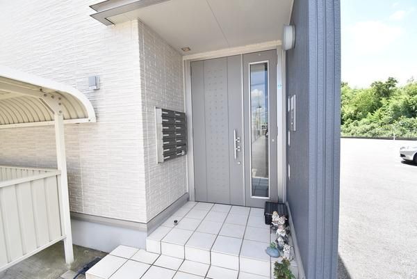 �y�Z�L�����e�B�z�@