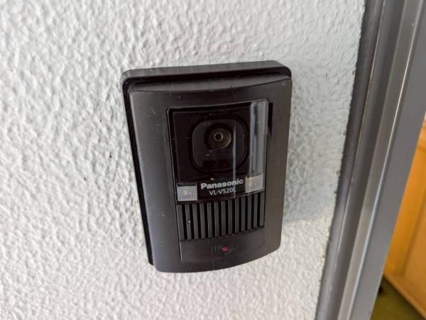 �y�Z�L�����e�B�z�@