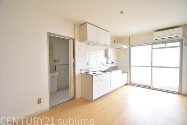 �y�����E���r���O�z�@