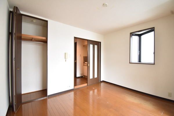 �y�����E���r���O�z�@