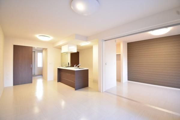 �y�����E���r���O�z�@