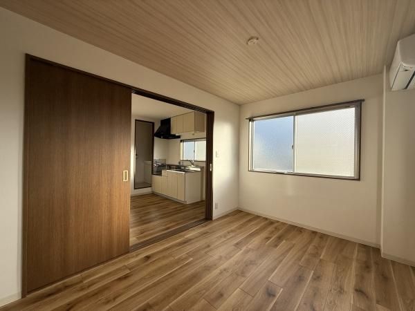 �y�����E���r���O�z�@�������ʎ�