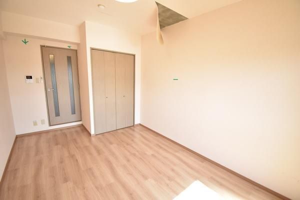 �y�����E���r���O�z�@