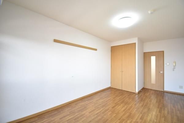 �y�����E���r���O�z�@