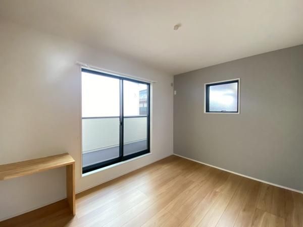 �y�����E���r���O�z�@