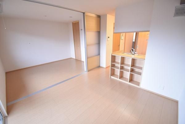 �y�����E���r���O�z�@���������ʎ���