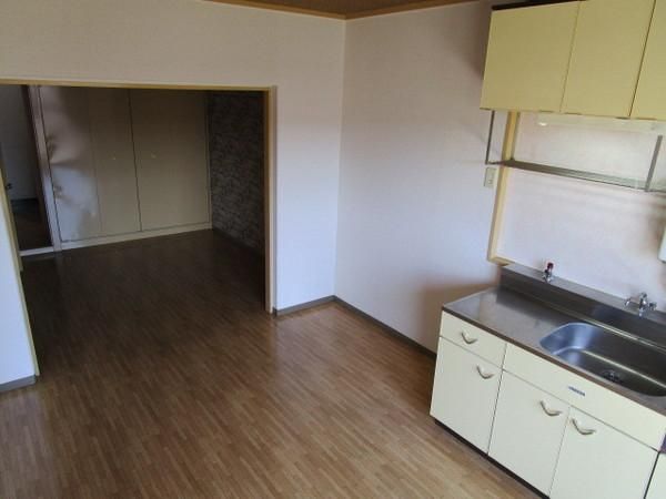 �y�����E���r���O�z�@�������ʎ�