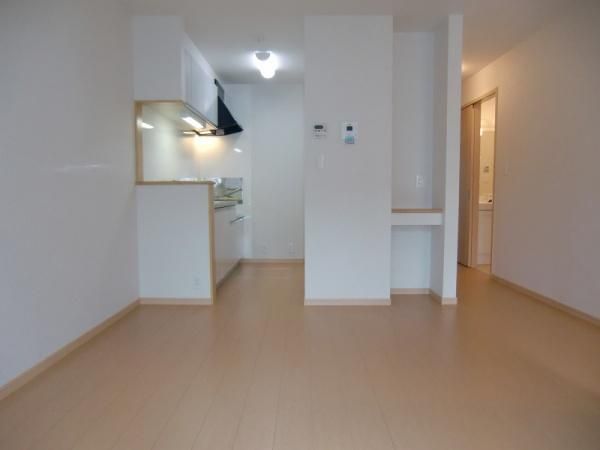 �y�Z�L�����e�B�z�@