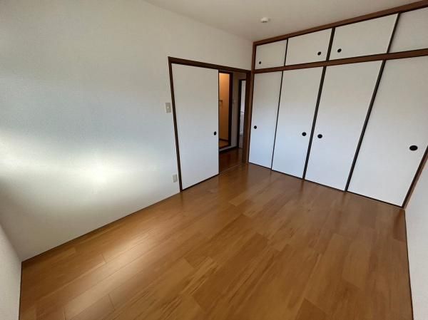 �y�����E���r���O�z�@