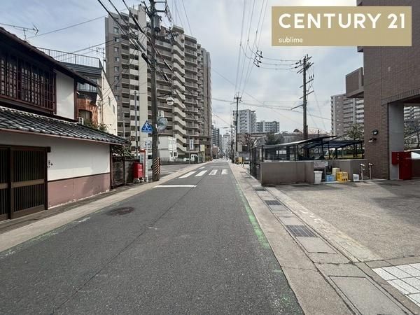 �y���]�z�@