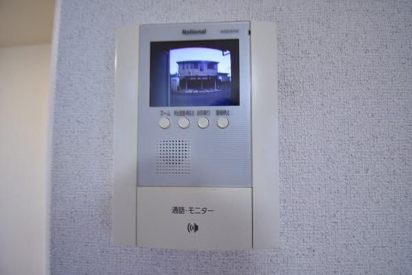 �y�Z�L�����e�B�z�@