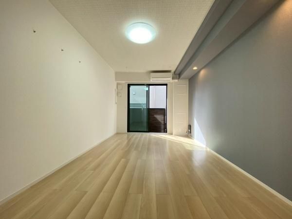 �y�����E���r���O�z�@