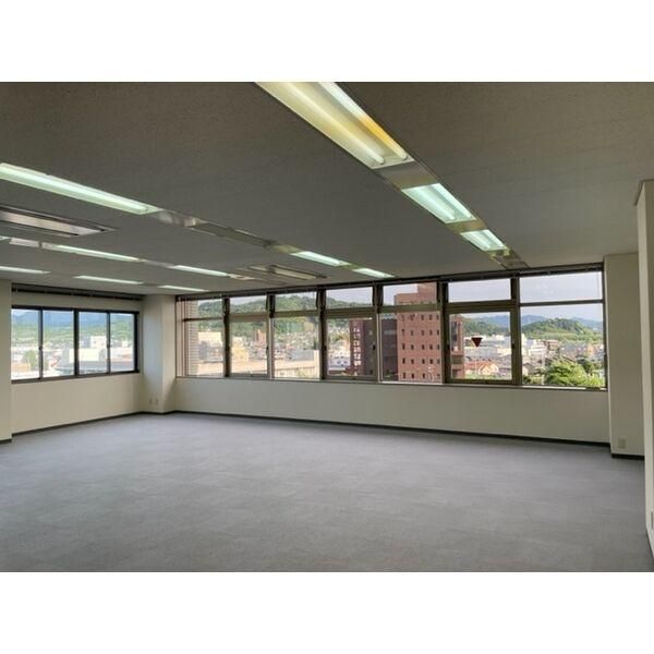 �y�����E���r���O�z�@