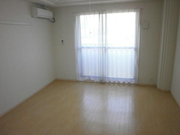 �y�����E���r���O�z�@���d�l�ʐ^