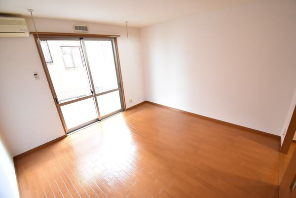 �y�����E���r���O�z�@