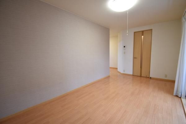 �y�����E���r���O�z�@