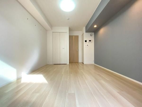 �y�����E���r���O�z�@