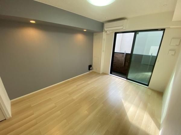 �y�����E���r���O�z�@