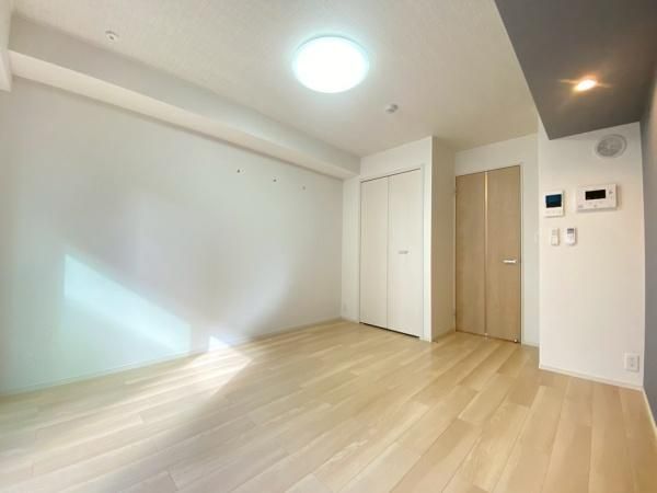 �y�����E���r���O�z�@