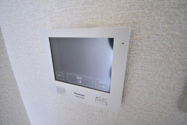 �y�Z�L�����e�B�z�@