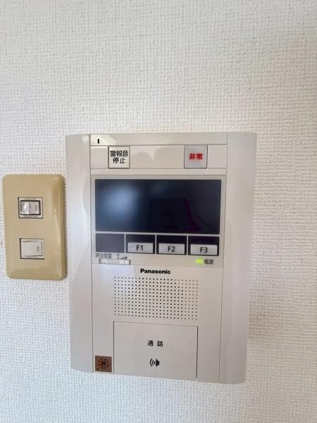 �y�Z�L�����e�B�z�@���d�l�ʐ^