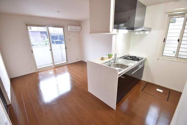 �y�����E���r���O�z�@