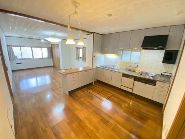 �y�����E���r���O�z�@