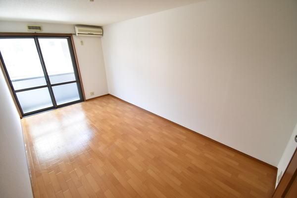 �y�����E���r���O�z�@���������ʎ���