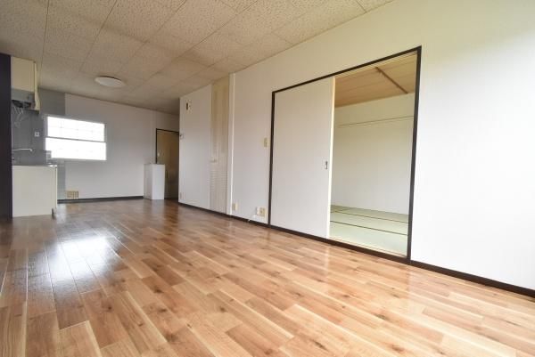 �y�����E���r���O�z�@