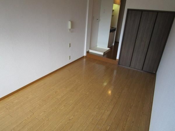 �y�����E���r���O�z�@