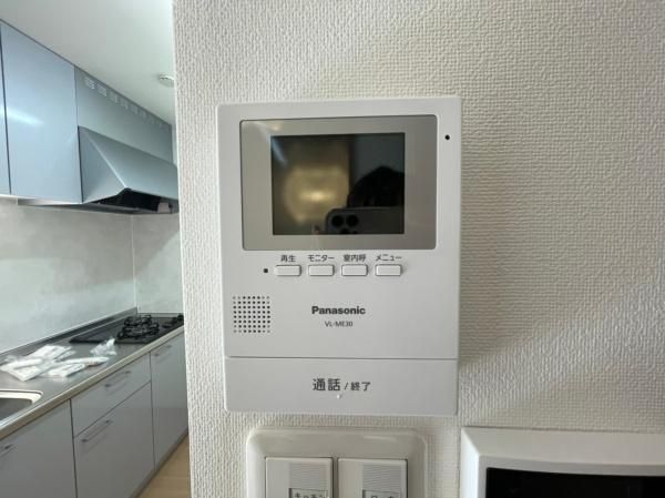�y�Z�L�����e�B�z�@
