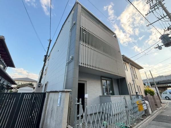 �y���]�z�@