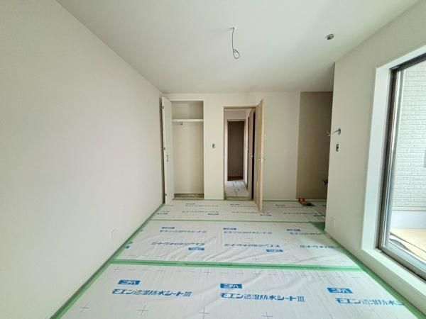 �y�����E���r���O�z�@
