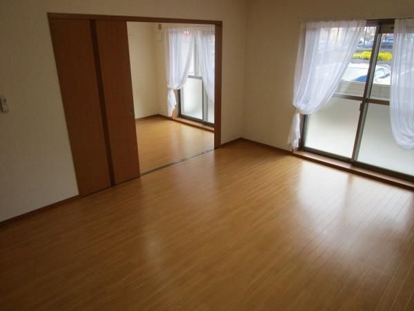 �y�����E���r���O�z�@�������ʎ�