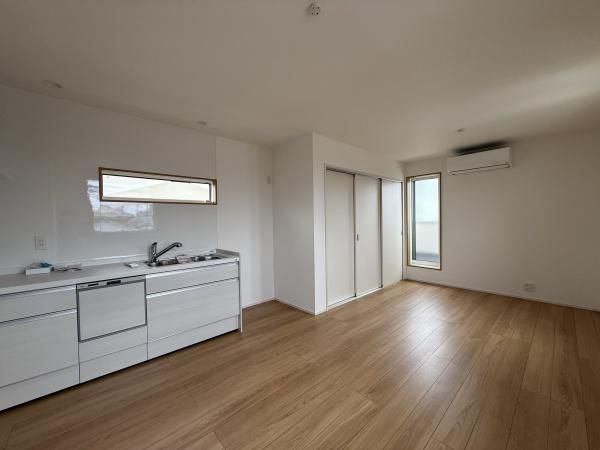 �y�����E���r���O�z�@