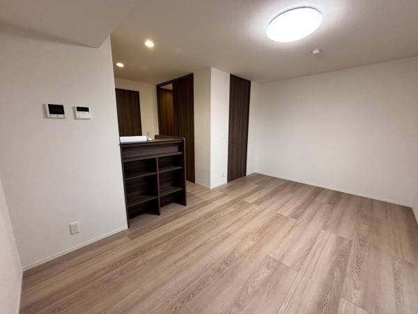 �y�����E���r���O�z�@